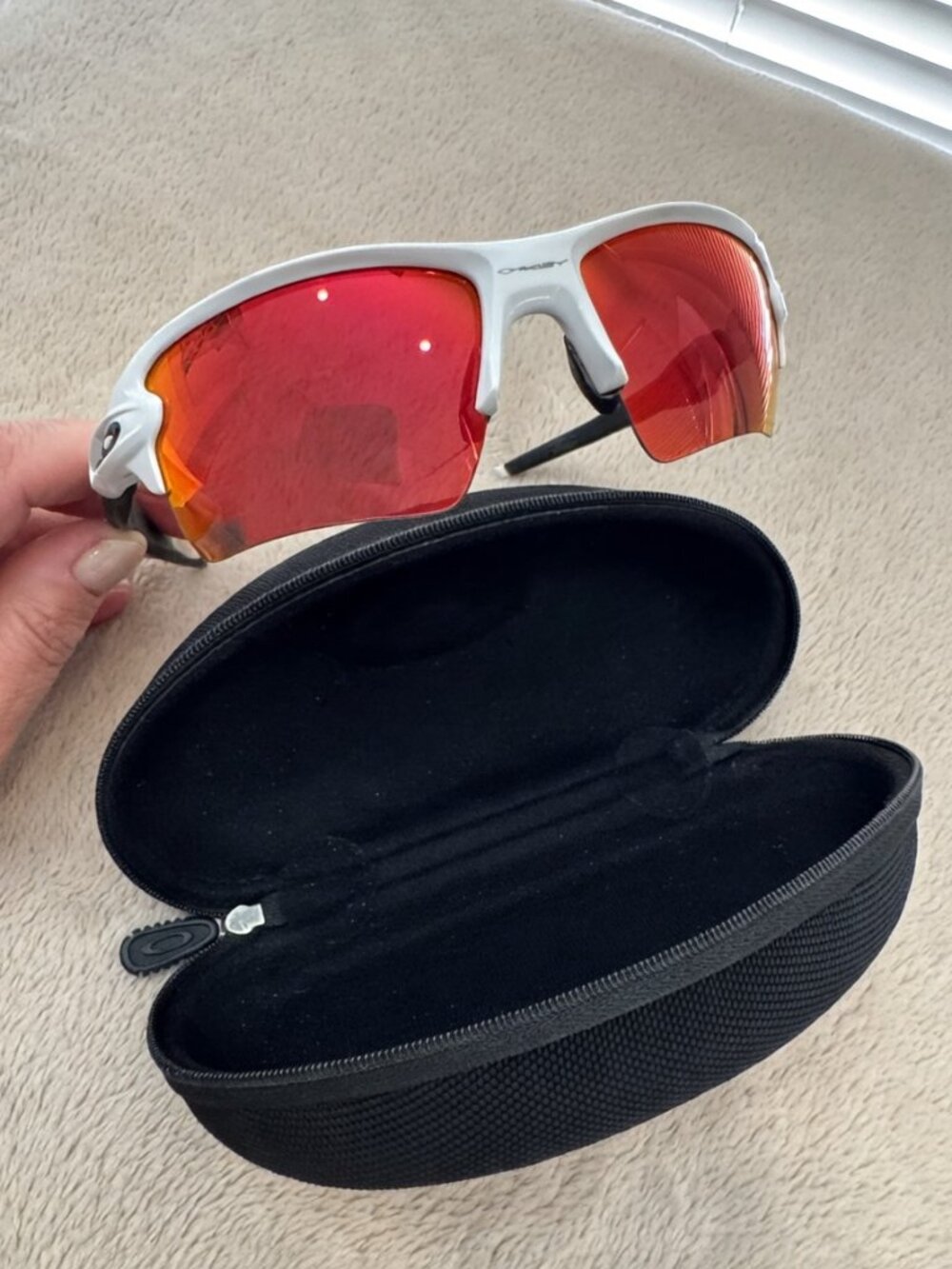 OAKLEY Flak 2.0XL Sunglasses in white frame